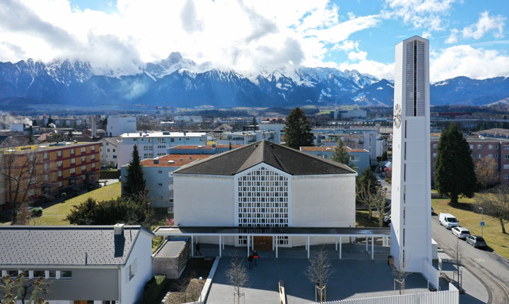 KUW-Gottesdienst und Taufttauben-Rückgabe Kirche Sonnenfeld